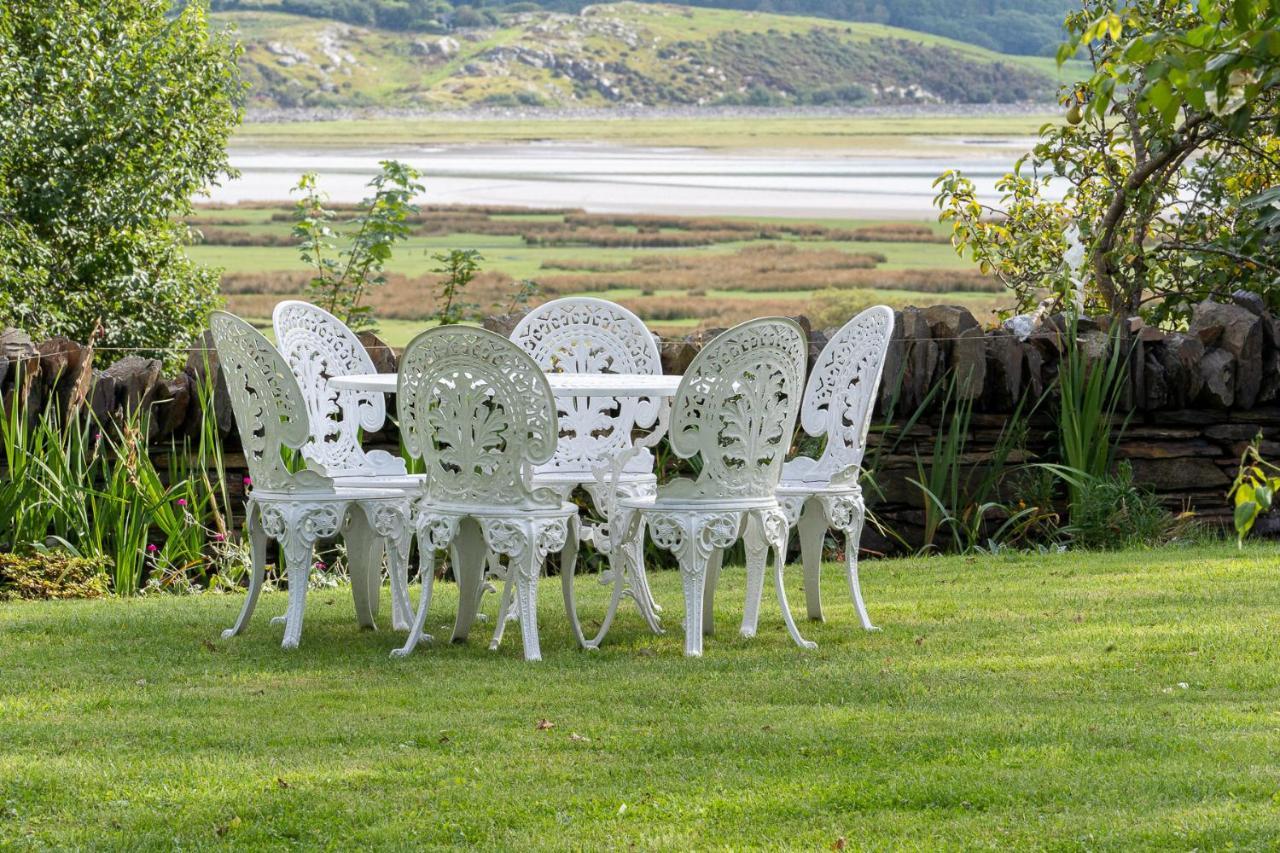 Taldraeth - Old Vicarage Guest House Penrhyndeudreath Dış mekan fotoğraf